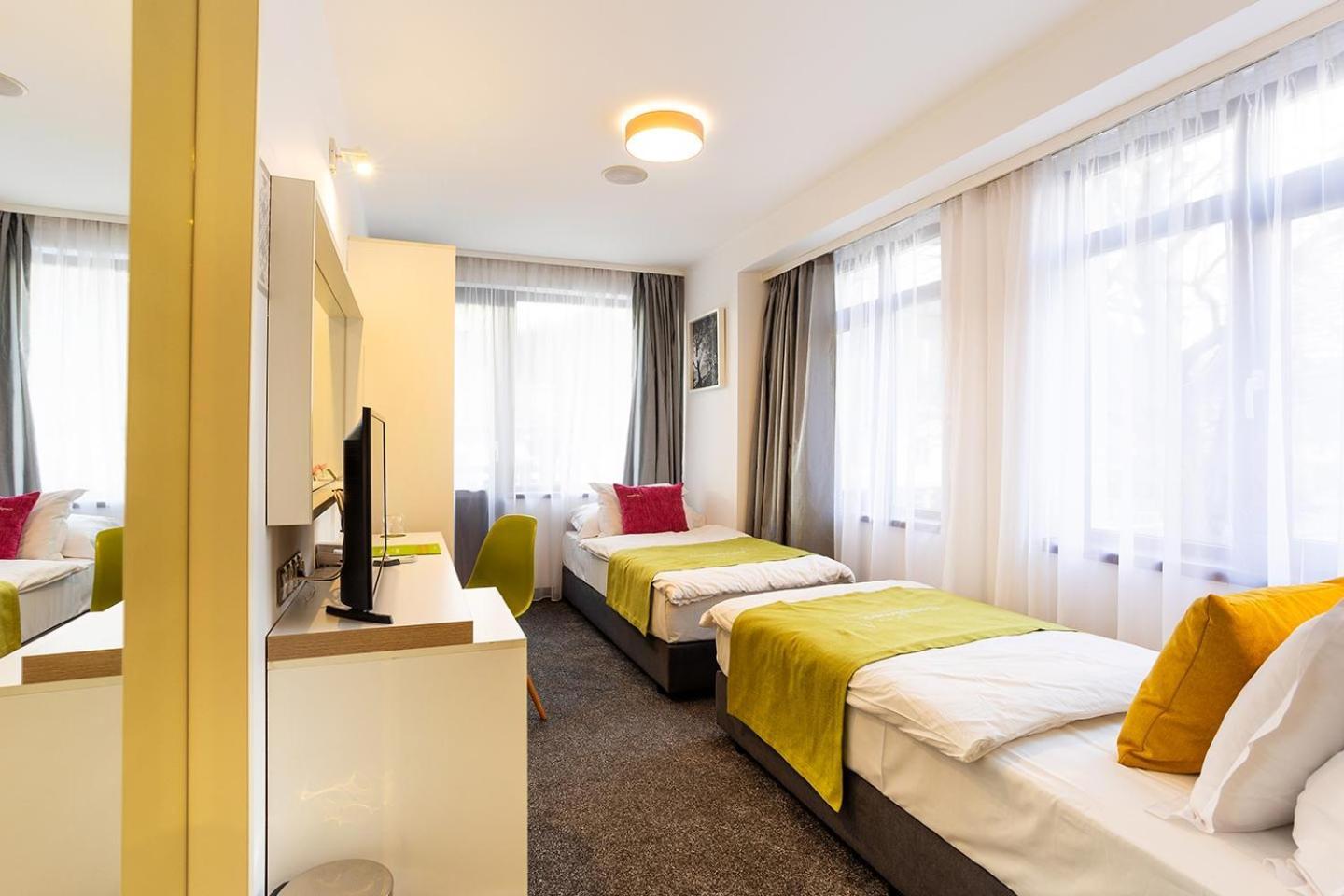Hotel Compliment Трявна Экстерьер фото