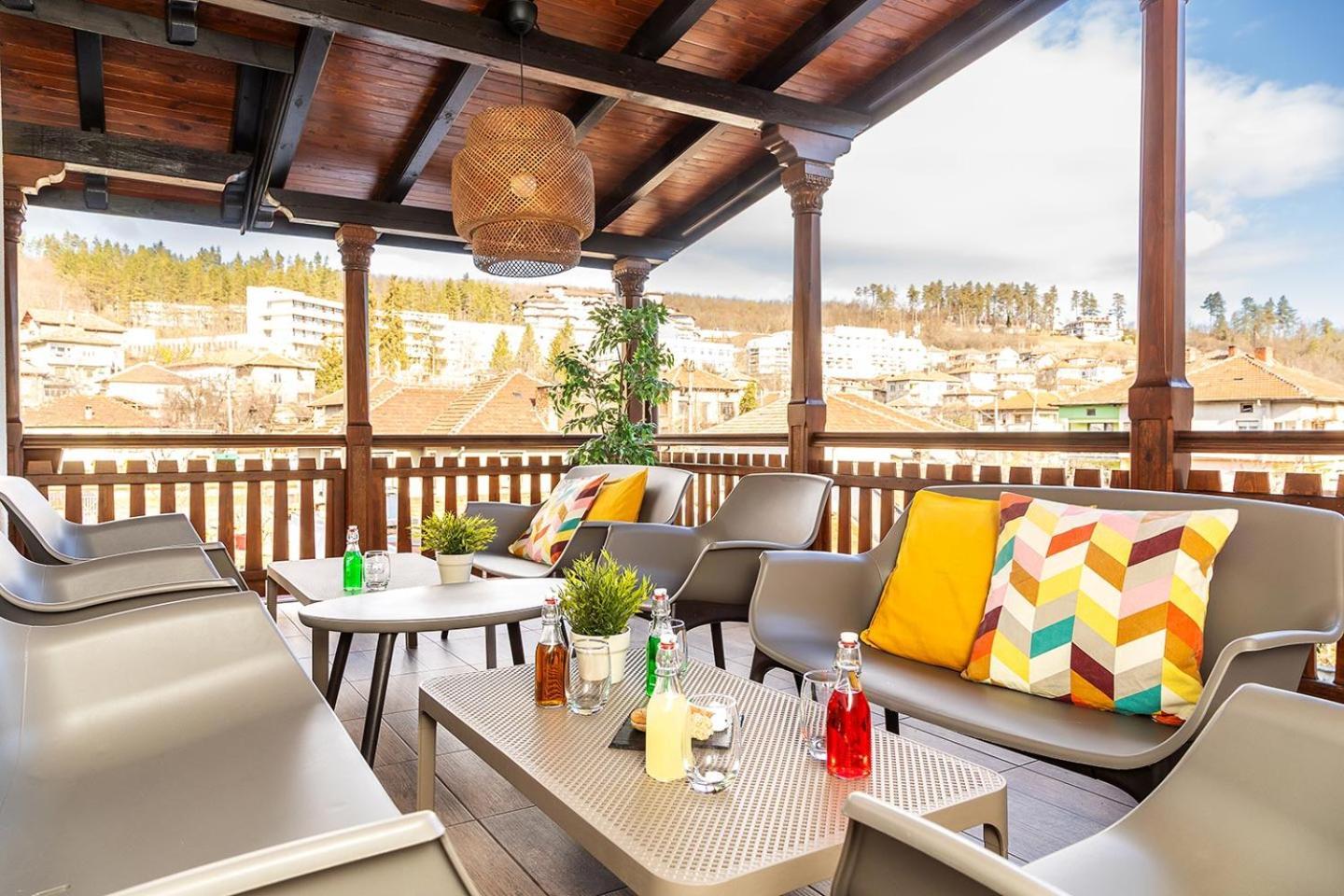 Hotel Compliment Трявна Экстерьер фото