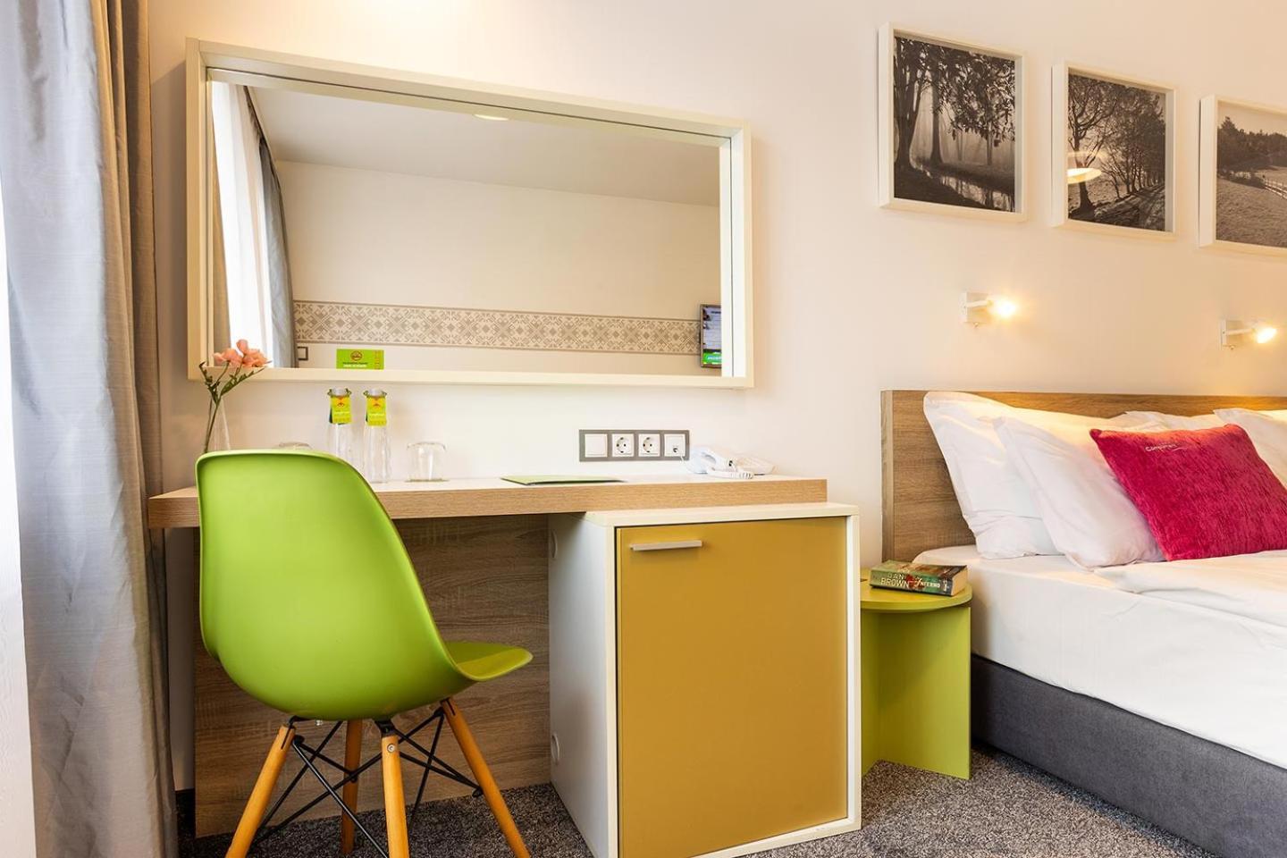 Hotel Compliment Трявна Экстерьер фото