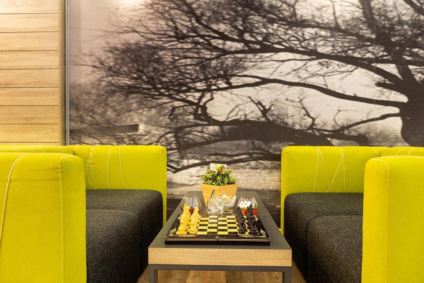 Hotel Compliment Трявна Экстерьер фото