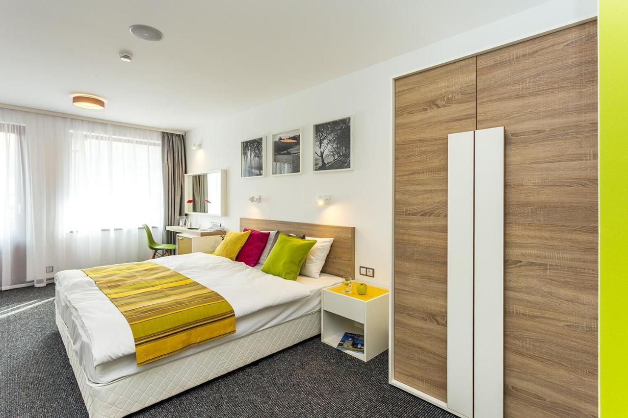 Hotel Compliment Трявна Экстерьер фото