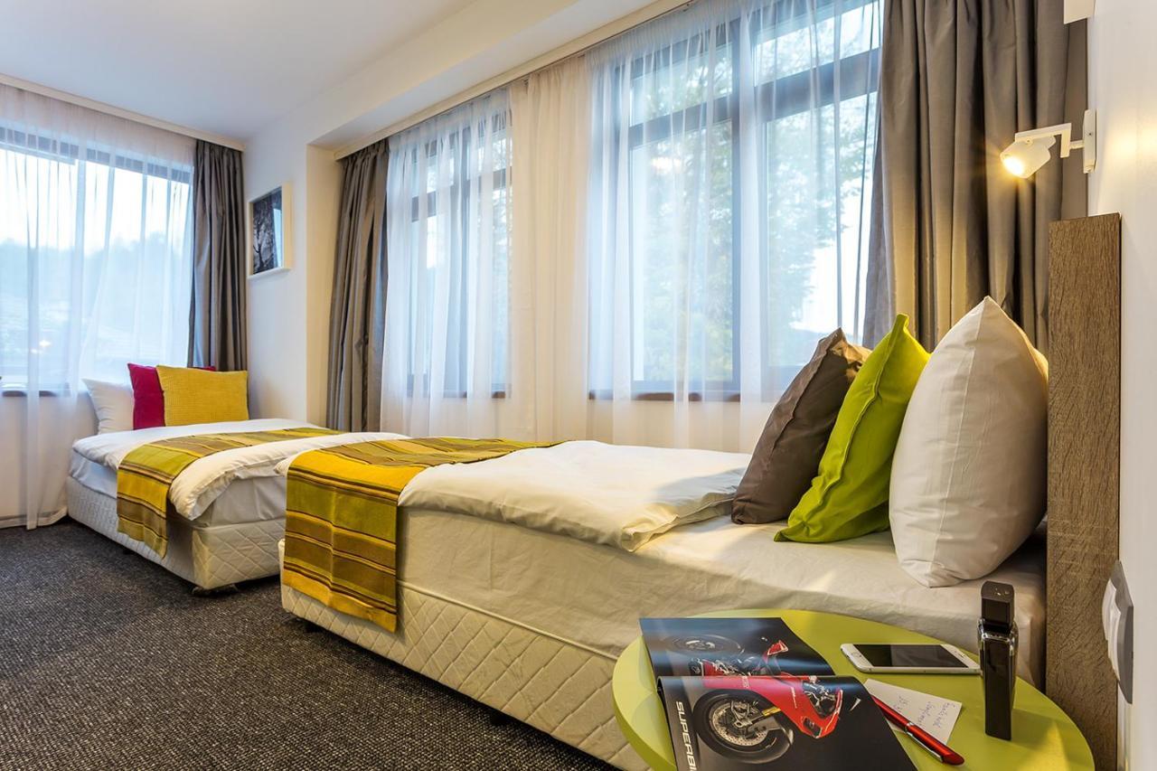 Hotel Compliment Трявна Экстерьер фото