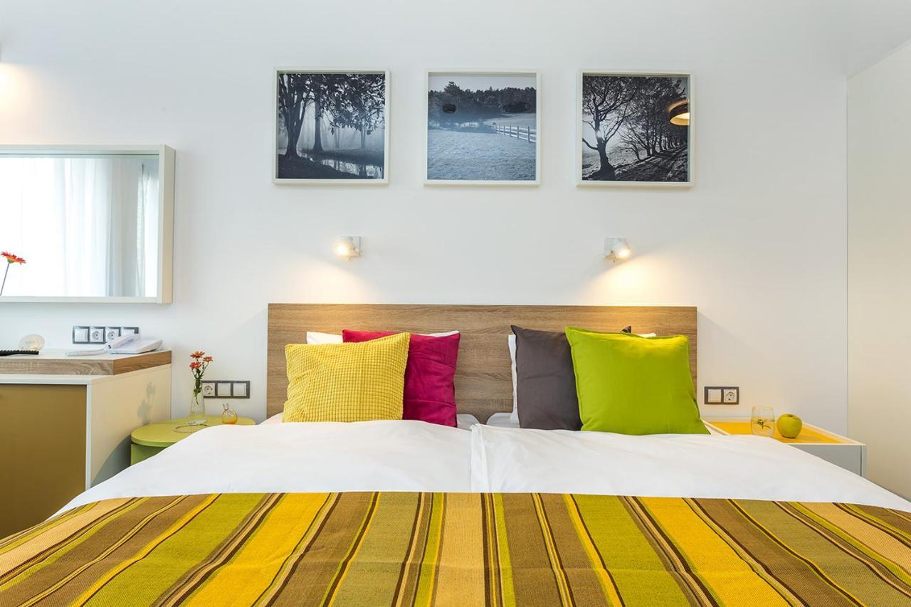 Hotel Compliment Трявна Экстерьер фото